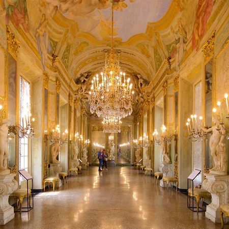 The First Luccoli Garibaldi Rolli Apartman Genova Kültér fotó