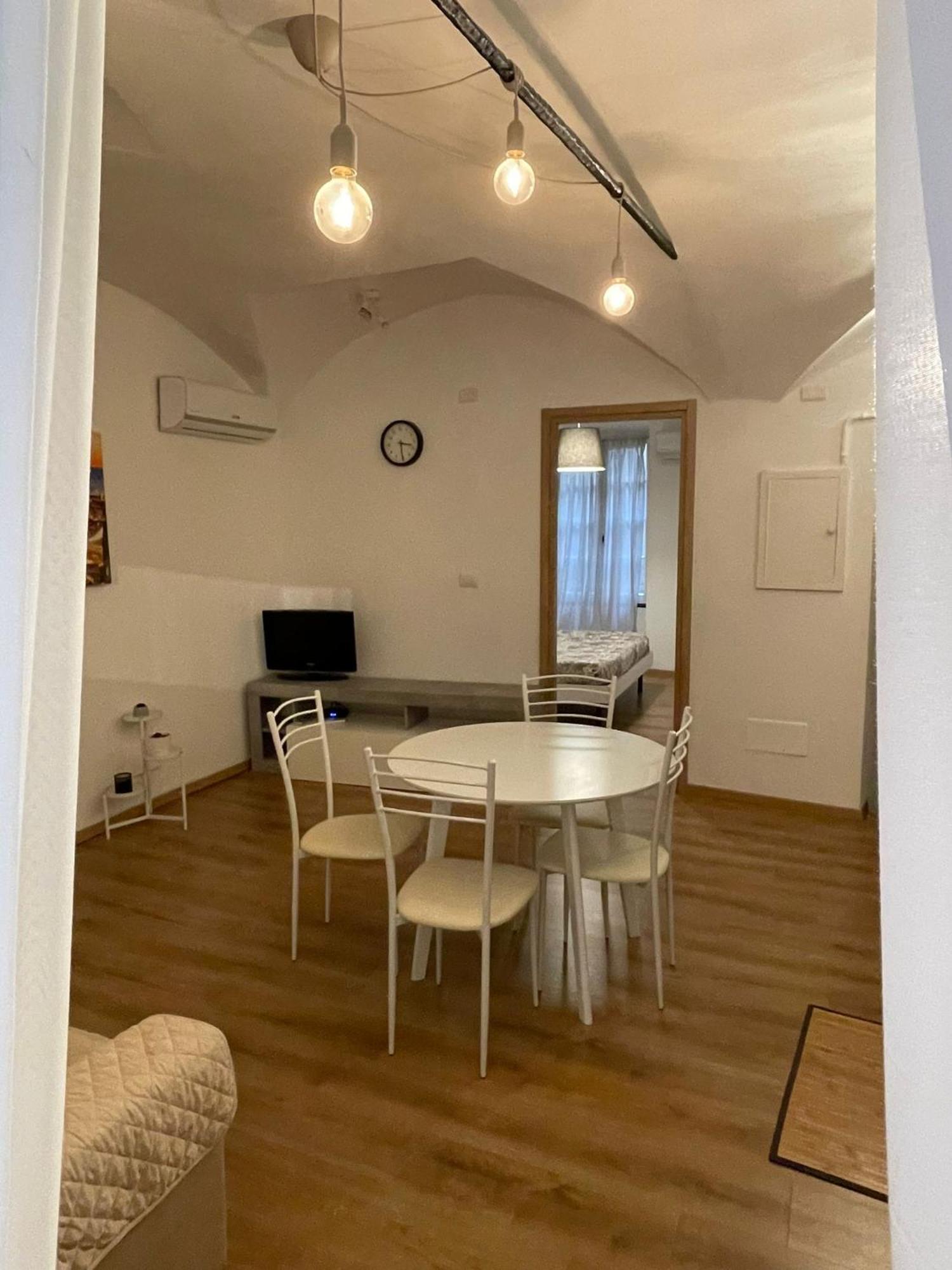 The First Luccoli Garibaldi Rolli Apartman Genova Kültér fotó